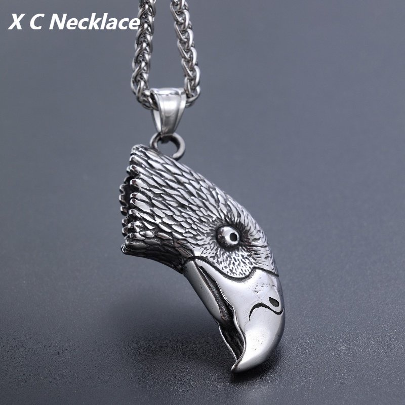 [X C Kalung] Perak Baru Vintage Eagle Bird Head Titanium Steel Liontin Punk Hip Hop Stainless Steel Kalung Hadiah Pesta Ulang Tahun Untuk Pria Dan Wanita