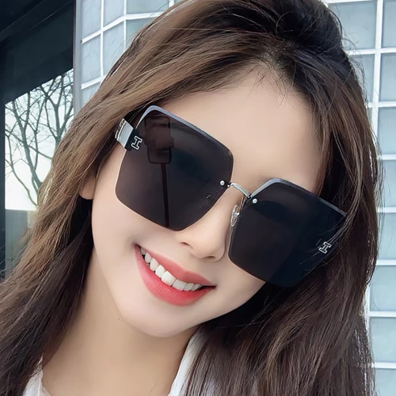 (YUZHU) Korea Fashion H Rimless Sunglasses Untuk Wanita Mode Baru Gradien Warna Pantai Kerai Kacamata Hitam