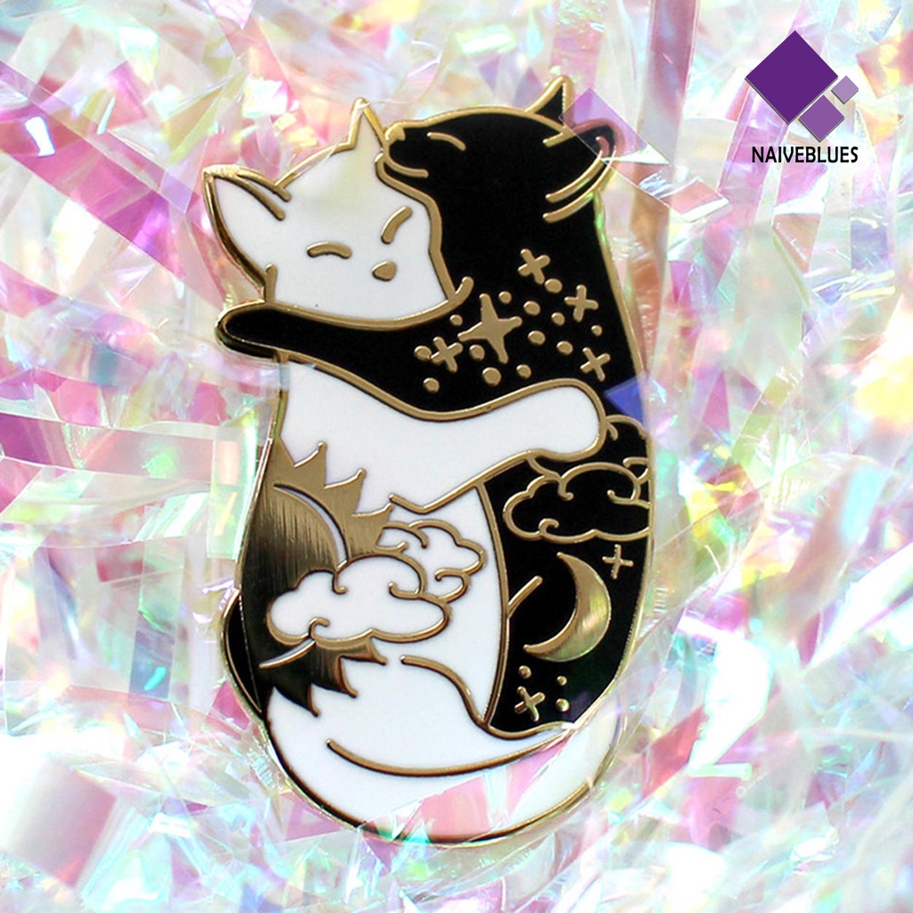 &lt; Naiveblues &gt; Bros Hitam Putih Hugging Cats Enamel Alloy Jaket Kerah Lencana Pin Untuk Pakaian