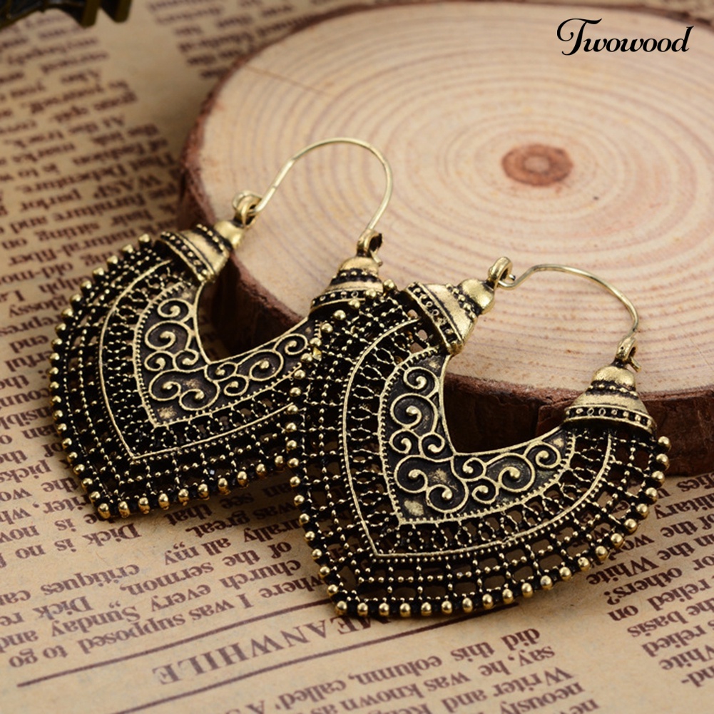 Twowood Pesta Vintage Wanita Ukiran Berongga Jantung Liontin Pernyataan Leverback Earrings