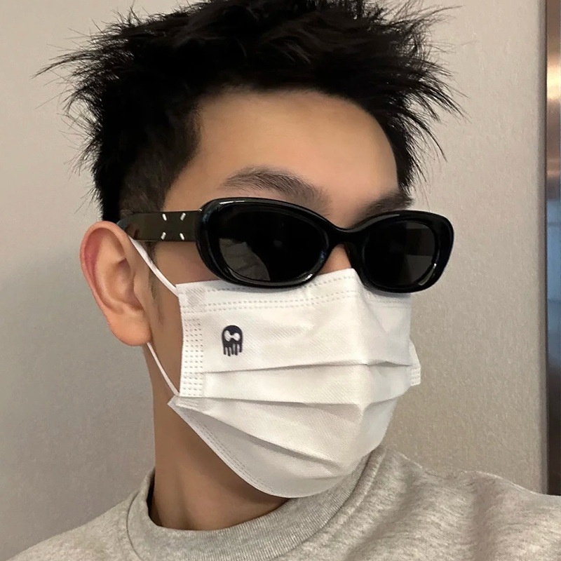 (YUZHU) Oval Mata Kucing Empat Titik X Kacamata Hitam Fashion Korea Y2K Bingkai Kecil Sunglasses Unisex