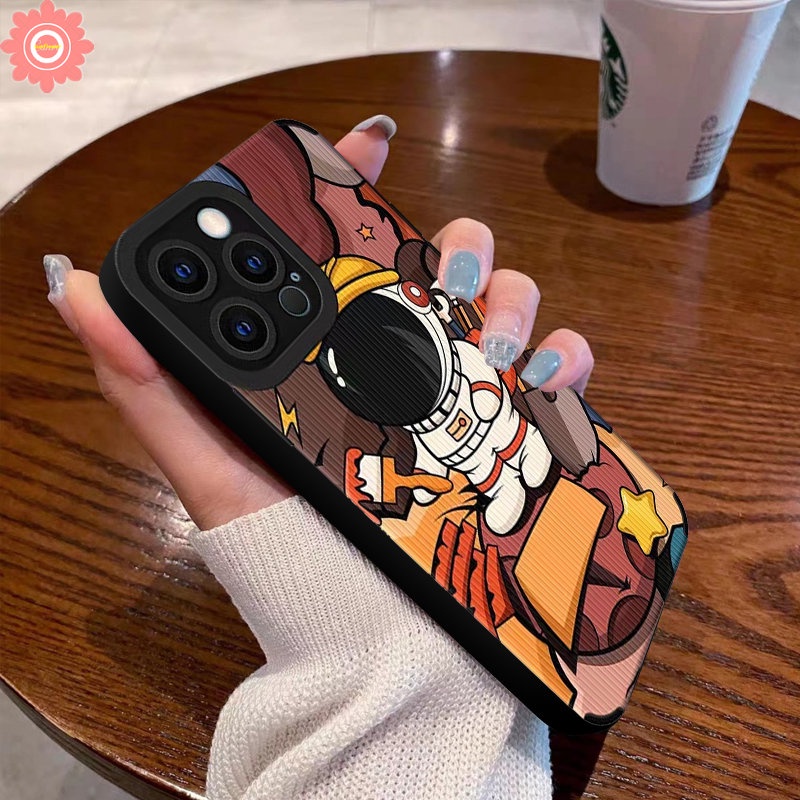 IPHONE Casing Ponsel Tekstur Kulit Mewah Kompatibel Untuk Iphone11 12 13 14 Pro MAX XR 7 8 Plus X XS MAX 7Plus Kartun Lucu Astronot NASA Silicon Lembut Shockproof Cover