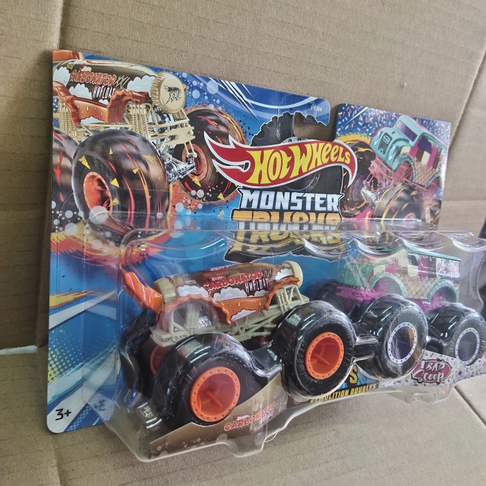 Hotwheels Monster Trucks Carbonator vs 1 Bad Scoop