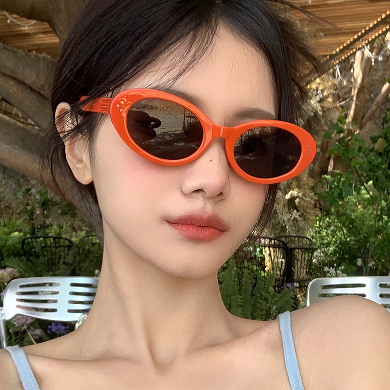 (YUZHU) Oval Padi Spike Kacamata Hitam Mode Baru Vintage Y2K Babes Sunglasses Untuk Wanita