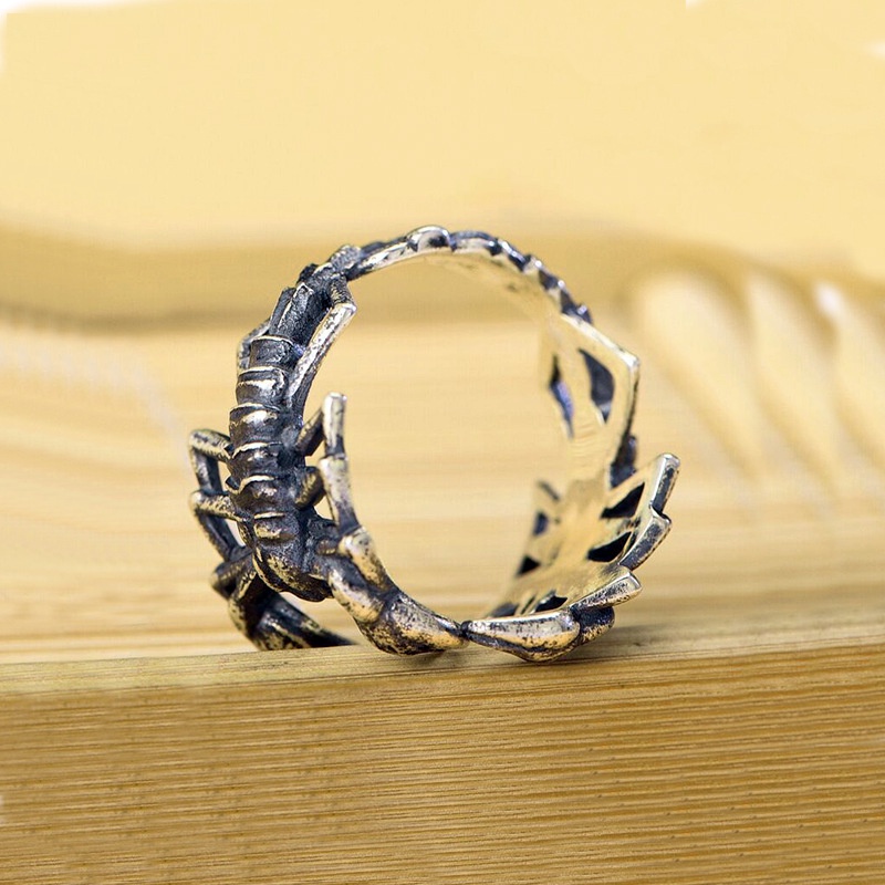 Bold Cincin Scorpion Vintage Untuk Pria Dengan Band Adjustable, Aksesori Yang Cocok Untuk Trendsetter