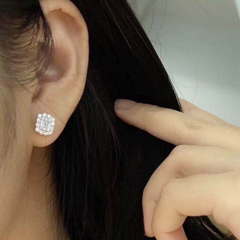 Dazzling Cubic Zircon Stud Earrings Mewah Warna Silver Anting Geometris Untuk Wanita Aksesori Serbaguna Perhiasan Pernikahan