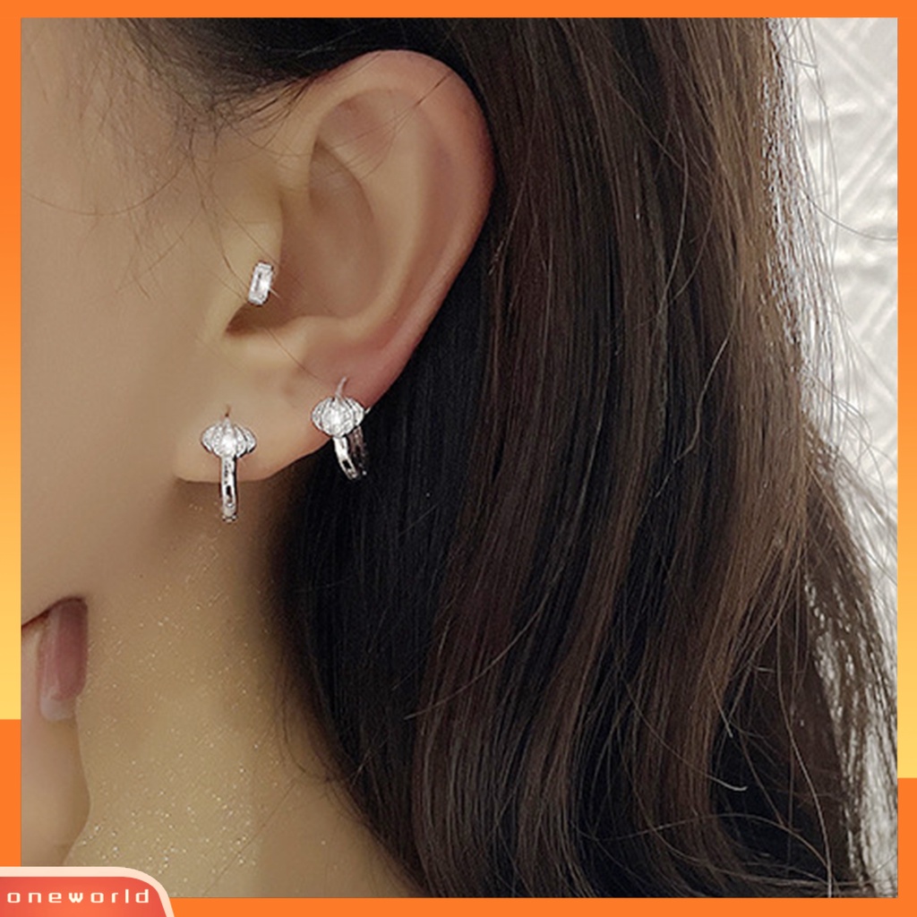 [WOD] 1pc Anting Hoop Elegan Mengkilap Berlian Imitasi Bertatahkan Geometris Temperamen Hias Hadiah Wanita Keong Shell Lingkaran Anting Perhiasan Fashion Untuk Pacaran