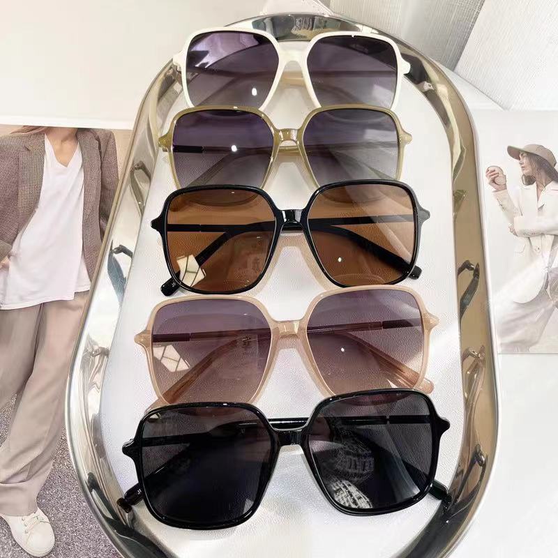 (YUZHU) Brown Oversized Square Frame Sunglasses Untuk Wanita Vintage Fashion Kaca Mata Tabir Surya Ringan