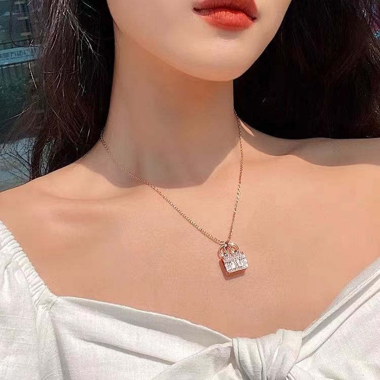 Ringan Mewah Premium Full Berlian H Huruf Tas Titanium Steel Kalung Berkelas Super Peri Berlapis Emas 18K Anti Karat Necklace