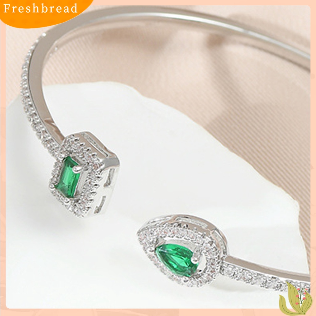 &lt; Freshbread &gt; Wanita Bangle Pembukaan Adjustable Faux Emerald Elegan Hypoallergenic Berlian Imitasi Tertanam Perempuan Bangle Fashion Perhiasan