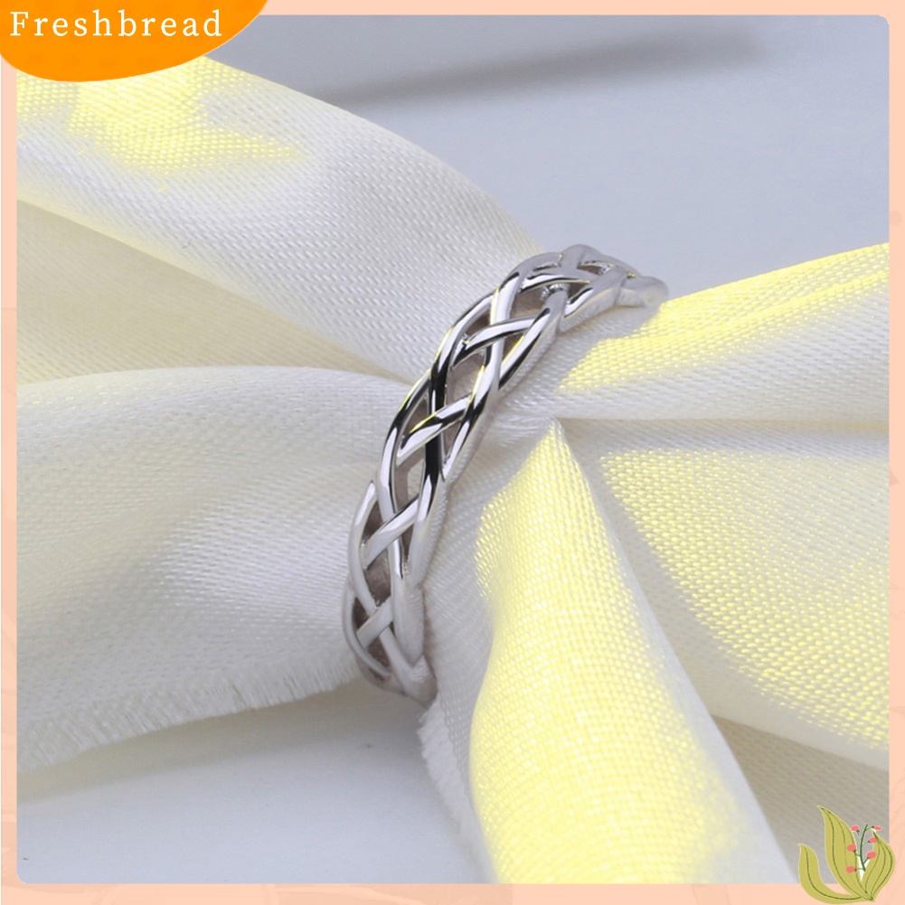 &lt; Freshbread &gt; Minimalis Wanita Memutar Bentuk Berongga Band Cincin Pernikahan Lamaran Perhiasan Hadiah