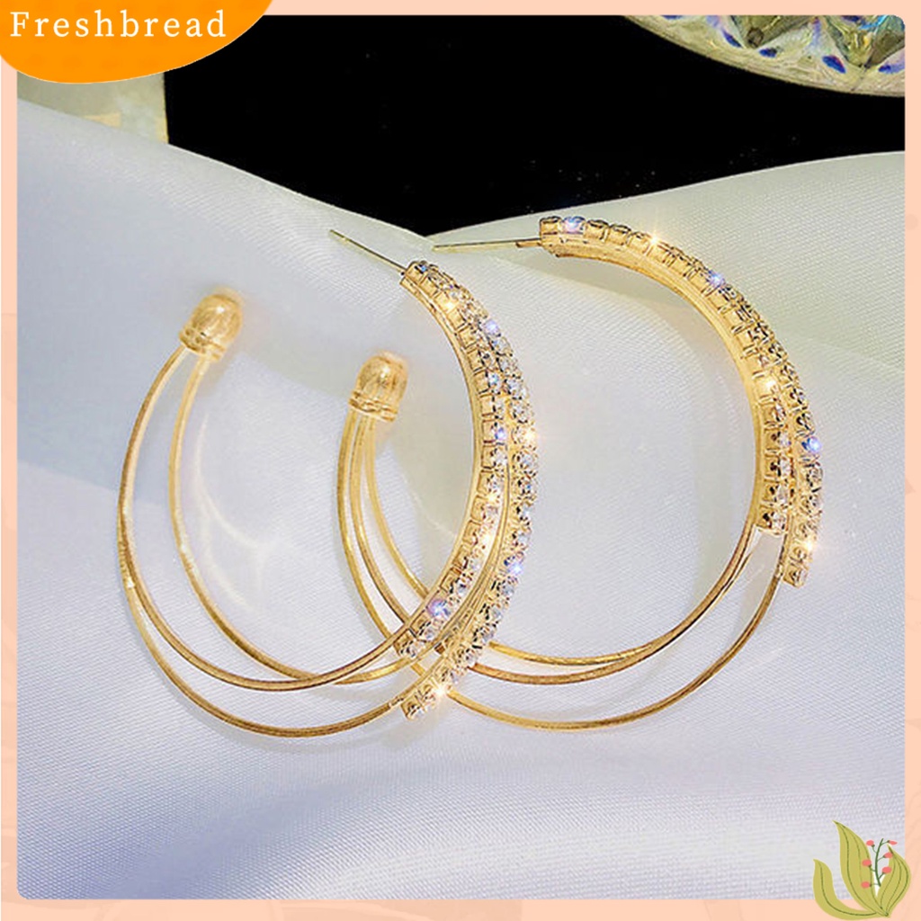 &lt; Freshbread &gt; 1pasang Anting Hoop Bulat Indah Berlian Imitasi Mengkilap Bentuk C Tiga Lapis Wanita Anting-Anting Aksesori Perempuan