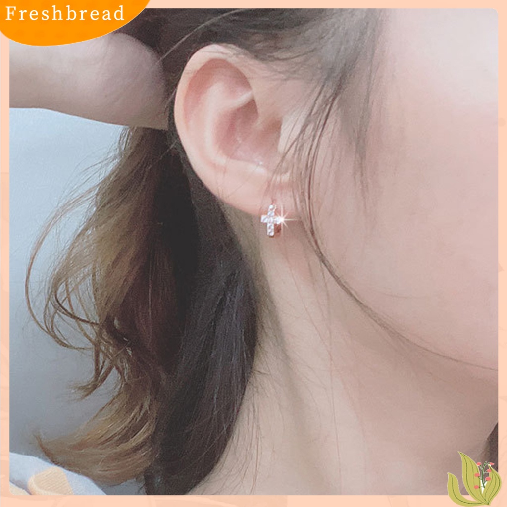 &lt; Freshbread &gt; 1pasang Anting Stud Perhiasan catching Mata Portabel Semua Cocok Anting Gadis Untuk Pakaian Sehari-Hari