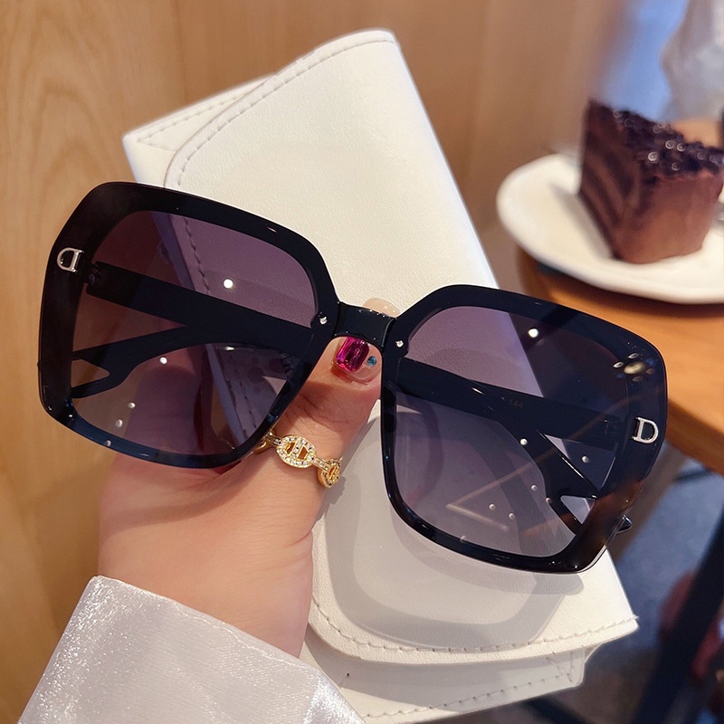 (YUZHU) Fashion D Oversized Frame Sunglasses Untuk Wanita Mode Baru Bingkai Persegi Kacamata Perlindungan UV