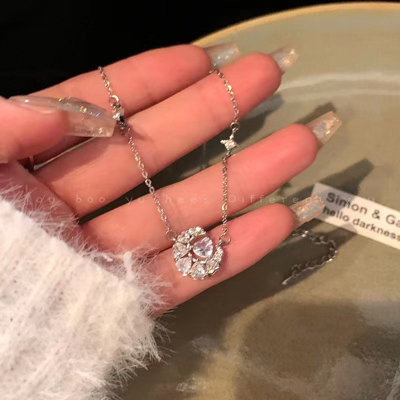 Kalung Geometris Bulan Hati Kristal Fashion Alloy Untuk Wanita