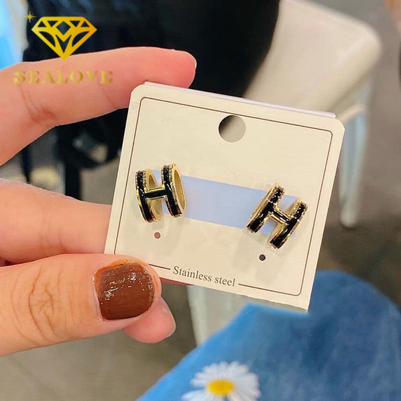 Anting Titanium Anti Karat dan Anti Luntur Huruf H Emas 18K Aesthetic Korea Aksesoris Wanita Perhiasan