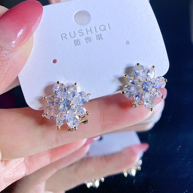 Anting Bunga Kristal Korea Cocok Untuk Anting Tusuk Temperamen Untuk Wanita Berbagai Acara