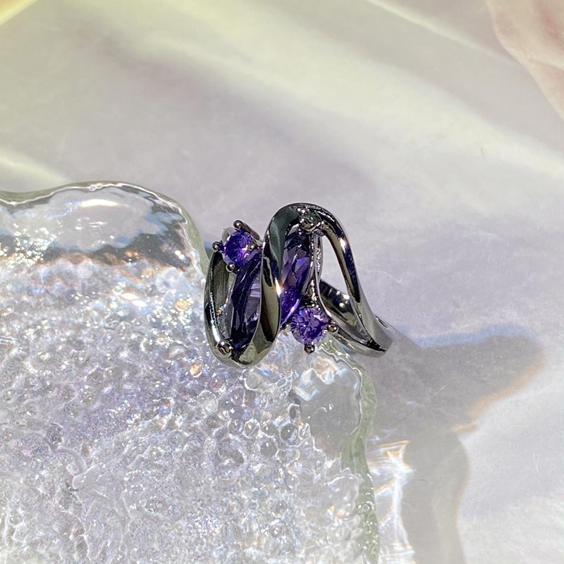 Special-interest Cincin Kawin Wanita Berlapis Hitam Dengan Marquise Ungu Cubic Zirconia Hadiah Kepribadian Untuk Perhiasan Pesta