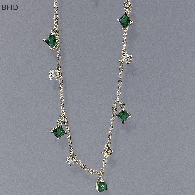 [BFID] Retro Emerald Hias Berlian Imitasi Kalung Perempuan Temperamen Sederhana Indah Rantai Klavikula Perhiasan Hadiah [ID]