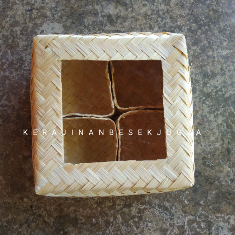 Anyaman  bambu BESEK MIKA NAT SEKAT / SEPERTI DI FOTO/ besek bambu murah besek mika sekat / gudeg ga