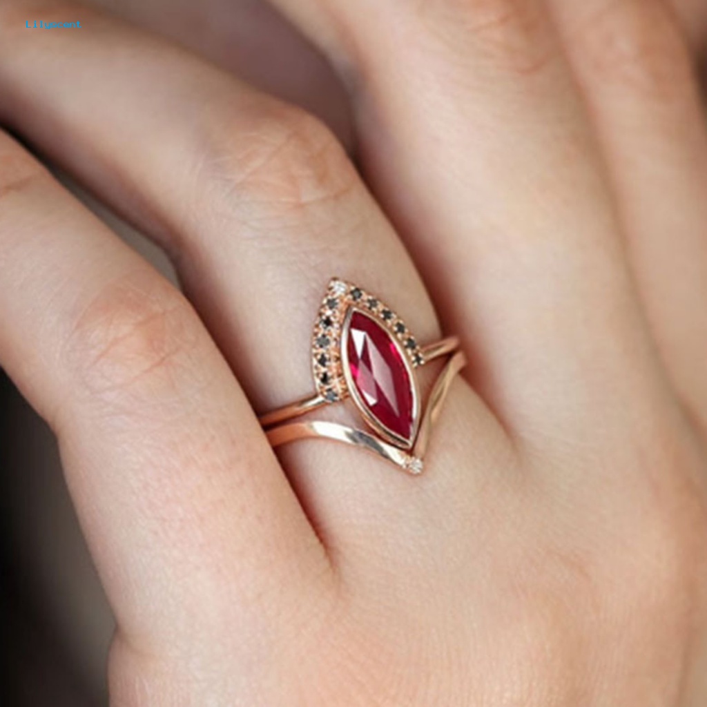 Lilyscent 2Pcs/Set Ringan Pernikahan Band Perhiasan Aksesori Merah Prismatic Faux Kristal Jari Rings Electroplating