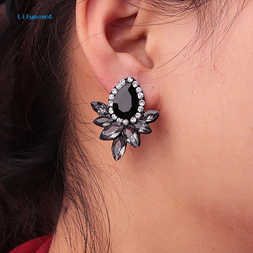 Lilyscent 1pasang Fashion Wanita Bentuk Bunga Berlian Imitasi Ear Stud Earrings Perhiasan Hadiah