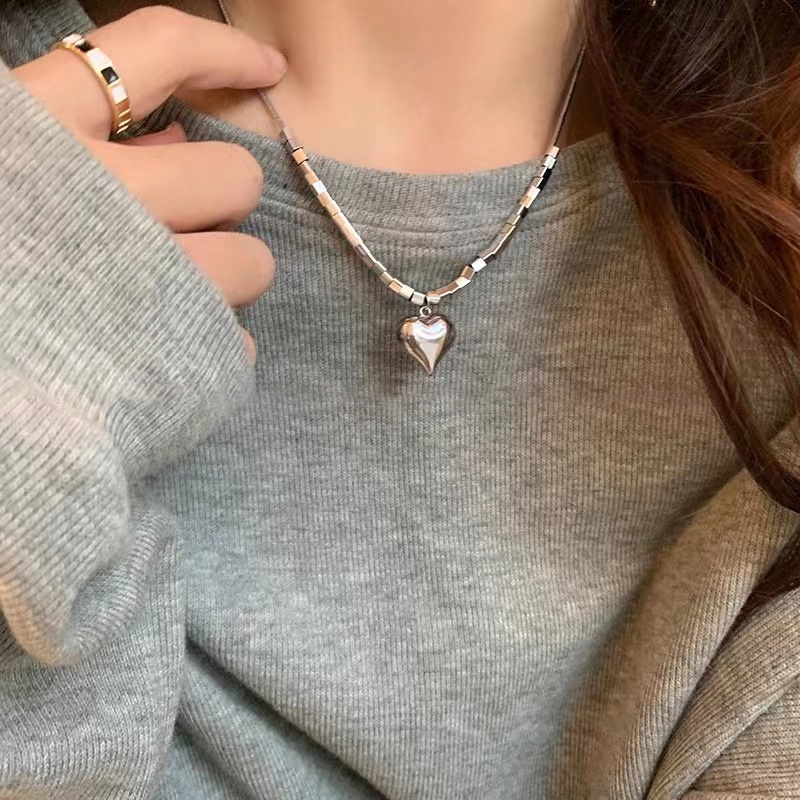 Tiga Dimensi Cinta Persegi Manis Keren Gaya y2k Kalung Wanita All-Match Sweatshirt Rantai Gaya Keren Aksesoris Baja Titanium