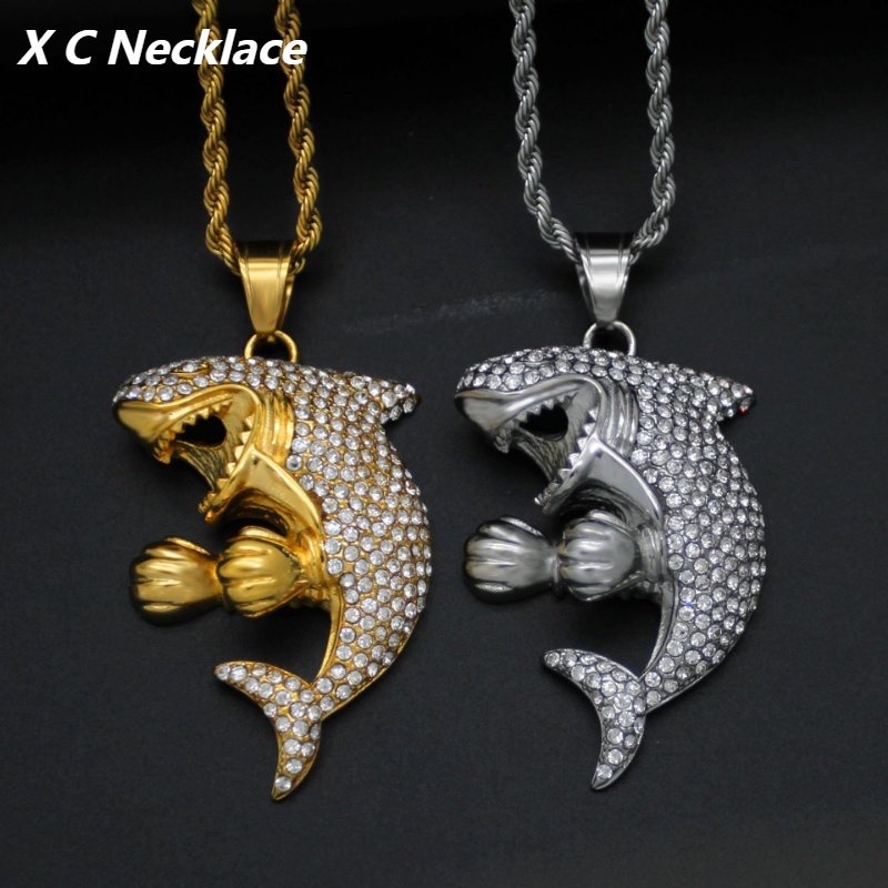 [X C Kalung] Emas Hip Hop Vintage Zirkon Tinju Hiu Anti Karat Liontin Pria Dan Wanita Kalung Fashion Perhiasan