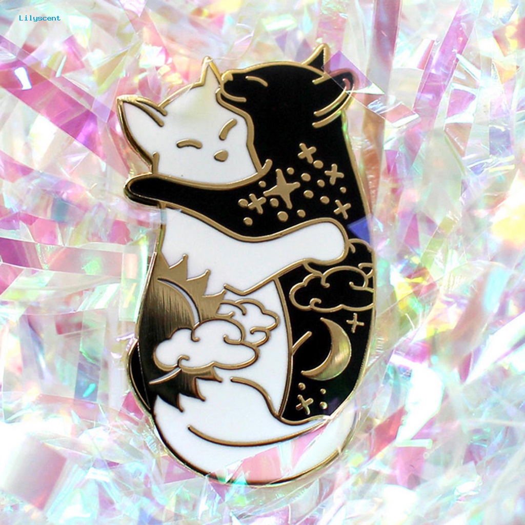 Bros Kerah Lilyscent Warna Emas Untuk Coat Hugging Cats Alloy Brooch Pin Ukir