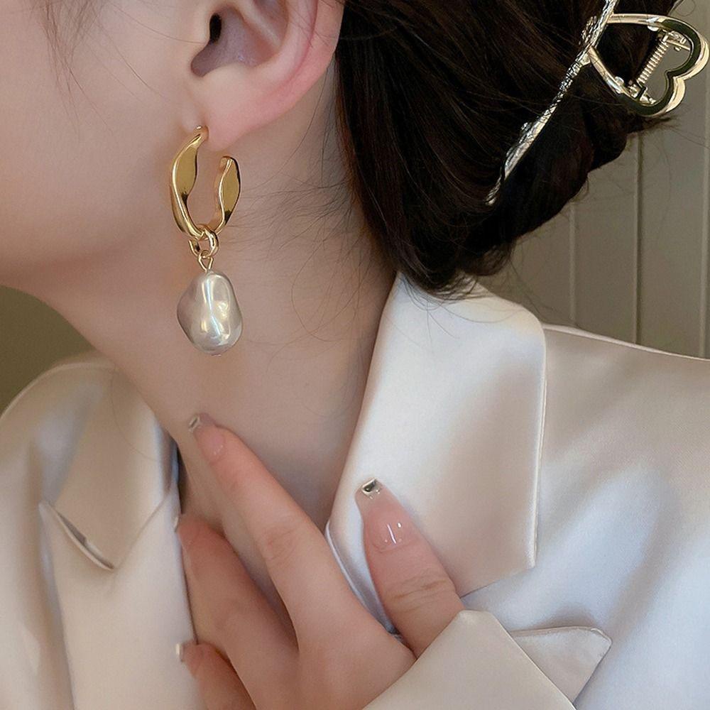 Mxbeauty Wanita Menjuntai Anting-Anting Indah Sederhana Mutiara Trendi Niche Desain Fashion Perhiasan Gadis Hadiah Berlian Imitasi Gaya Korea Earrings