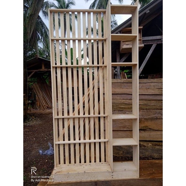 Rak penyekat ruangan kayu solid rak partisi sekat ruangan modern dan mewah