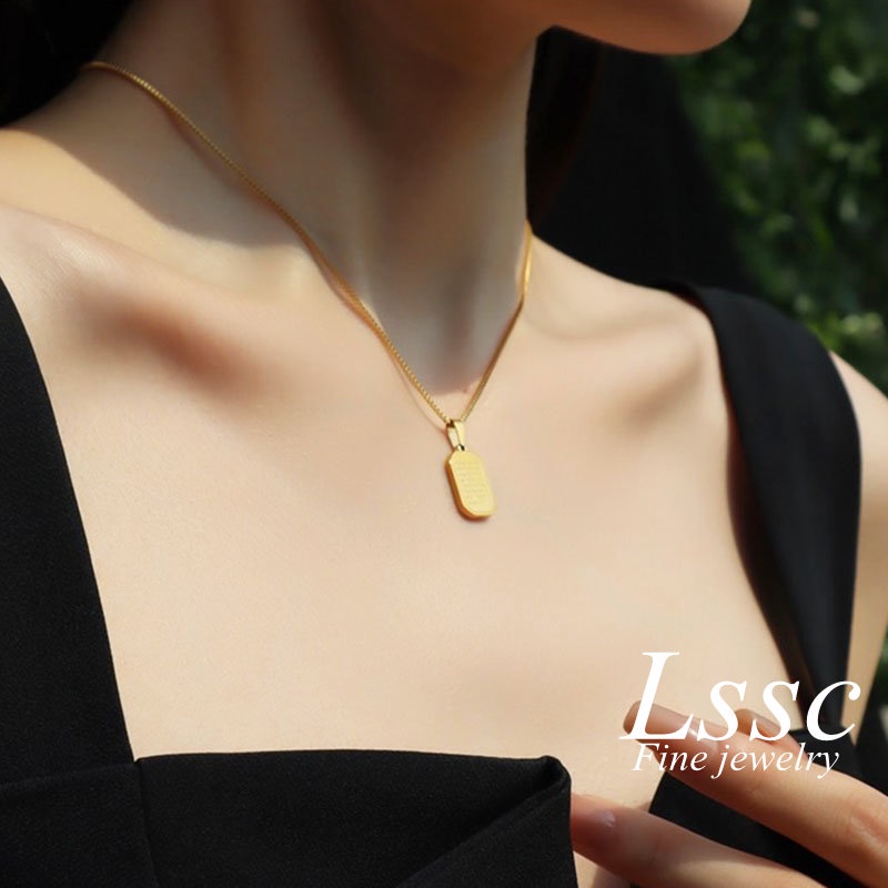 Kalung Titanium Wanita Anti Karat Persegi Hitam Keberuntungan Emas 18K Korea Aksesoris Perhiasan