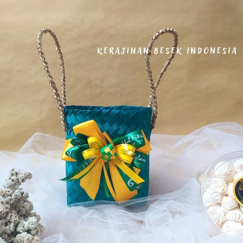 

Spesial lebaran Tas besek ukuran 15cm x 15cm x 18cm Tas hampers Box hampers Parsel lebaran kue kering Murah Unik