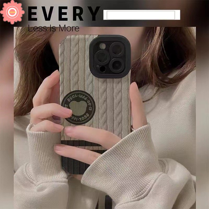 IPHONE Case Stiker Tekstur Kulit Mewah Kompatibel Untuk Iphone7 8 Plus XR X XS Max11 14 12 13 Pro Max Pola Rajut Lucu Garis Keju Bear Lembut Trendi Merek Silicon Cover