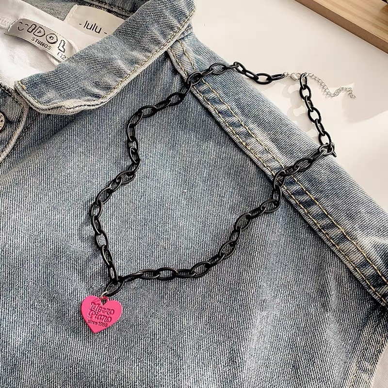 Kalung Liontin Cinta Pink Akrilik Perempuan Gaya Baru Anting Influencer Trendi Hip Hop Unik Manis Keren