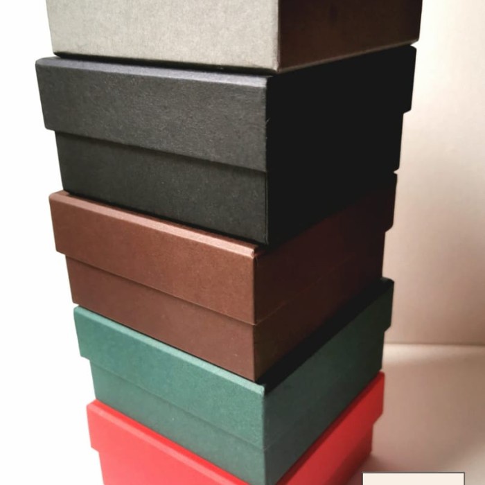 

Kotak kado souvenir uk 12x12x6cm - merah