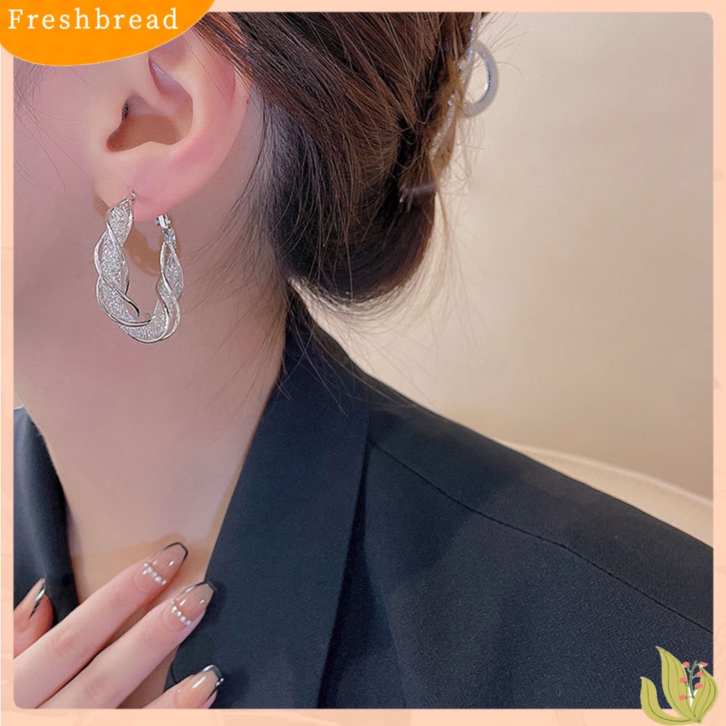 &lt; Freshbread &gt; 1pasang Anting Lingkaran Bersinar Imitasi Zirkon Berlebihan Tidak Teratur Memutar Berdandan Elektroplating Temperamen Wanita Anting Hoop Untuk Pacaran