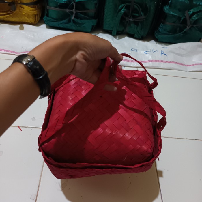 

besek jinjing warna 25x25 | besek bambu hampers kotak hantaran lebaran