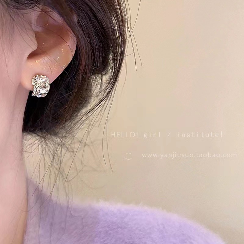 Anting Pejantan Berlian Imitasi Berbentuk C Korea Fashion Wanita Anting Serbaguna