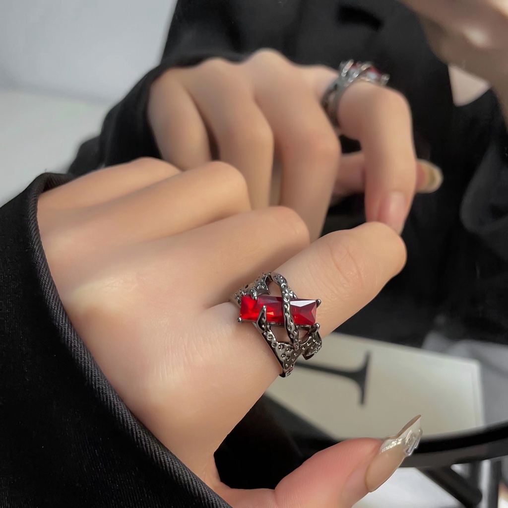 Cincin Zirkon Merah Aksesoris Kepribadian Gelap Retro