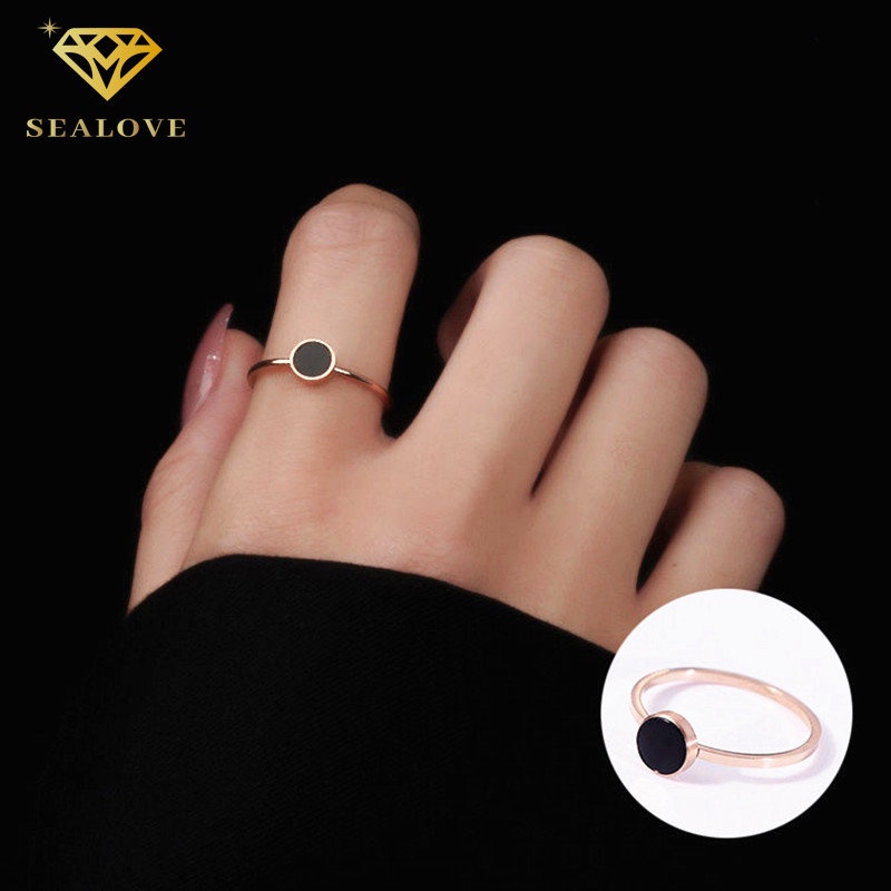 Cincin Titanium Wanita Anti Karat Bentuk Bulat Bahan Warna Hitam 18K Emas Korea Fashion Aksesoris cincin wanita 2023 terbaru