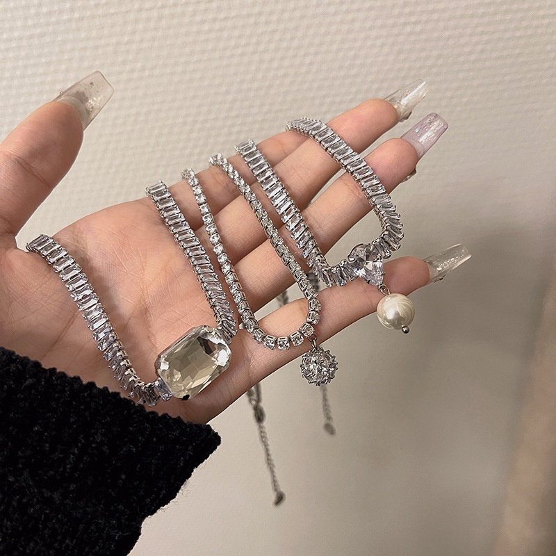 Fashion Zirkon Kristal Kalung Wanita Korea Manis Serbaguna Angin Band Berlian Kerah Rantai Leher Aksesoris