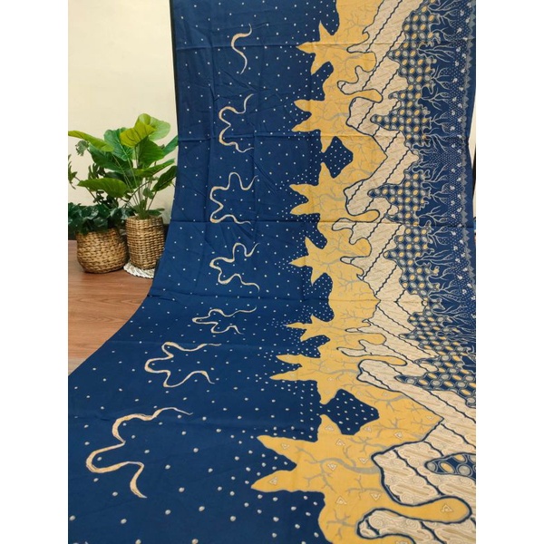 Kain Batik Kota Solo motif abstrak kawung lukis biru