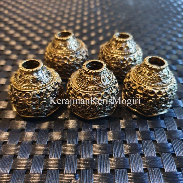 

Mendak Selut Keris Jogja Kuningan Tebal Termurah