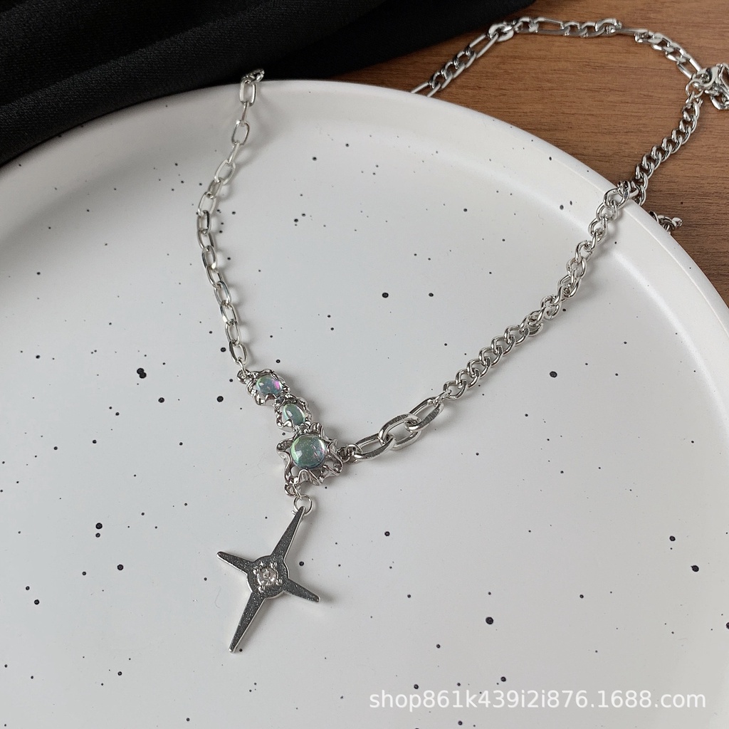 Mori Series ins Niche Moonstone Star Cross Necklace Desain Perempuan Merasa Berkelas All-Match Kalung Dinamis Laki-Laki