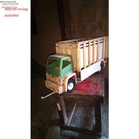 miniatur truk mentahan mbois