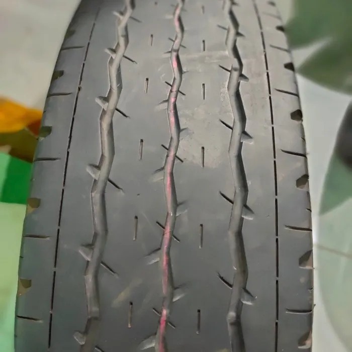 BAN MOBIL COPOTAN UKURAN 195 R15 BRIDGESTONE DURAVIS