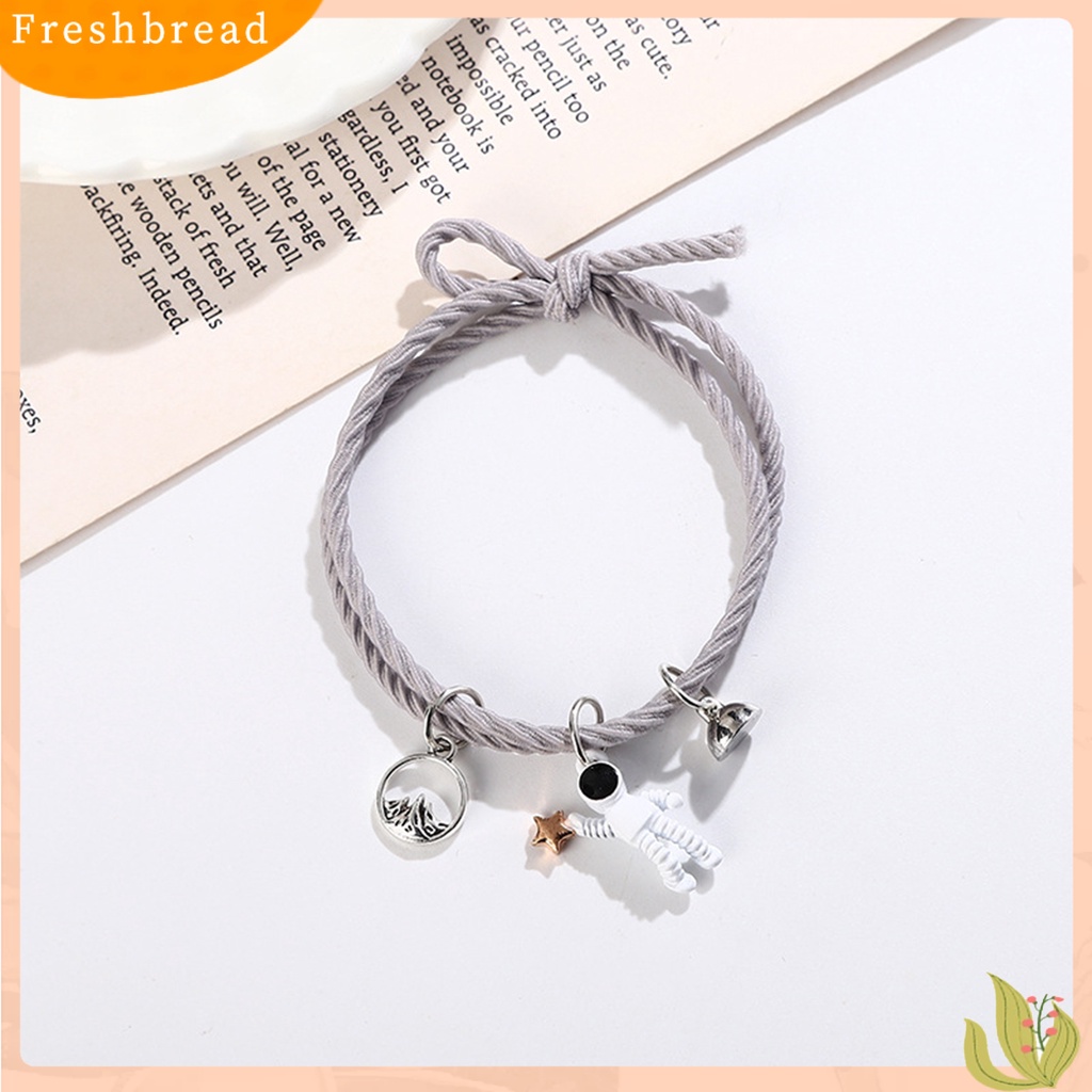 &lt; Freshbread &gt; 2Pcs Gelang Indah ic Adsorpsi Alloy Menggemaskan Spaceman Pendant Fashion Bracelet Untuk Anak Perempuan