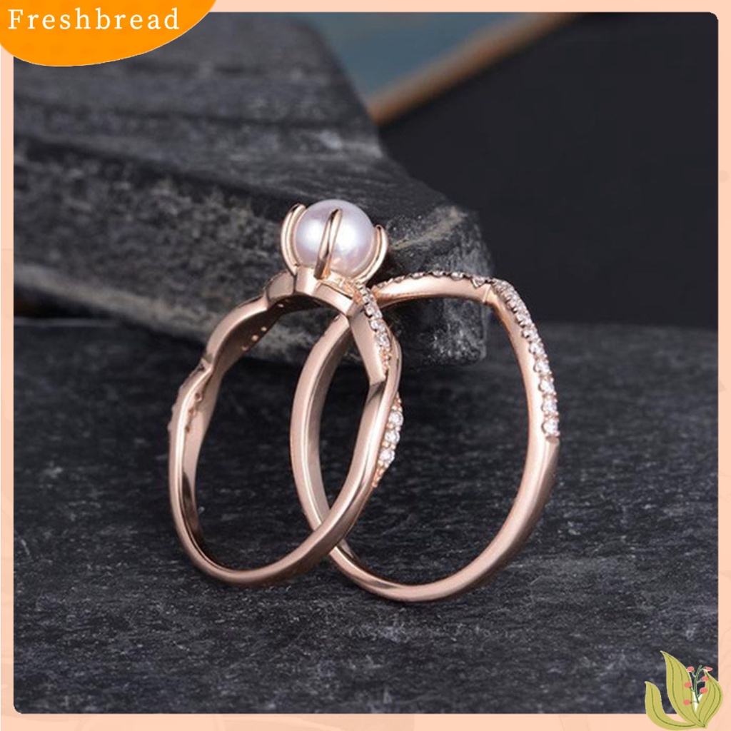 &lt; Freshbread &gt; 2Pcs Cincin Jari Memutar Bentuk Mutiara Imitasi Wanita Berkilau Indah Jari Cincin Perhiasan Aksesoris