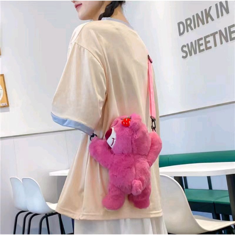 Tas Slempang Boneka Lotso Sling Bag Fashion Motif Kartun Karakter Hewan Bahan Yelvo Halus Berstandar SNI